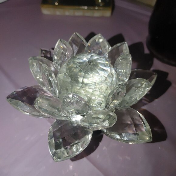 Beautiful Spinning Crystal Lotus Flower Decorative Clear Glass - Picture 8 of 8